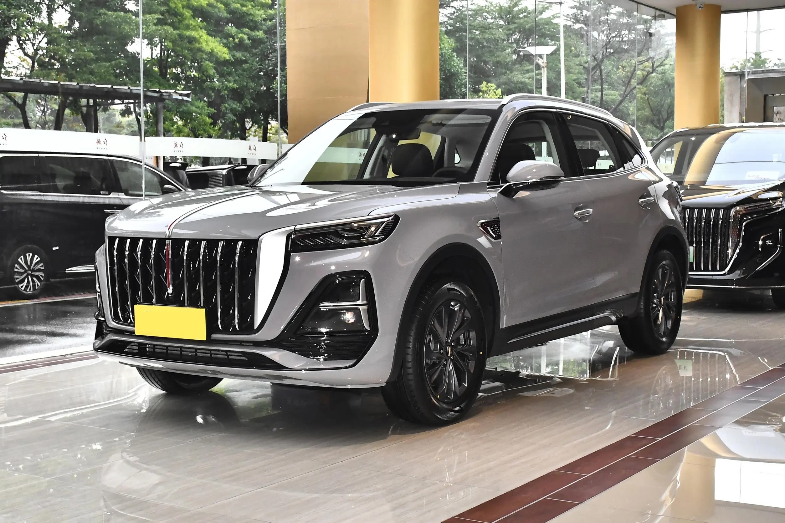 Used Cars Hongqi HS5 Medium SUV Gasoline Suv 2.0T 252Hp L4 8-speed AMT Fuel tank 64L Large Space Family Suv