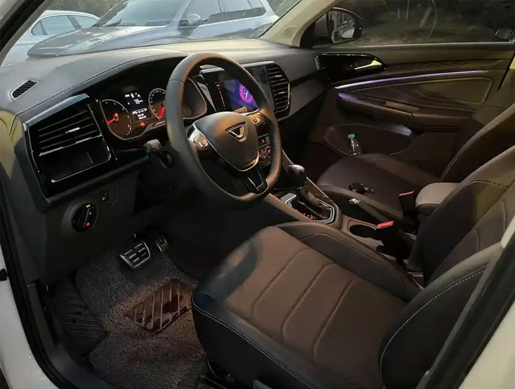 سيارة فولكس فاجن جيتا VS5 280Tsi موديل 2019، أوتوماتيكية، تعمل بالبنزين، مستعملة، سيارة رياضية متعددة الاستخدامات