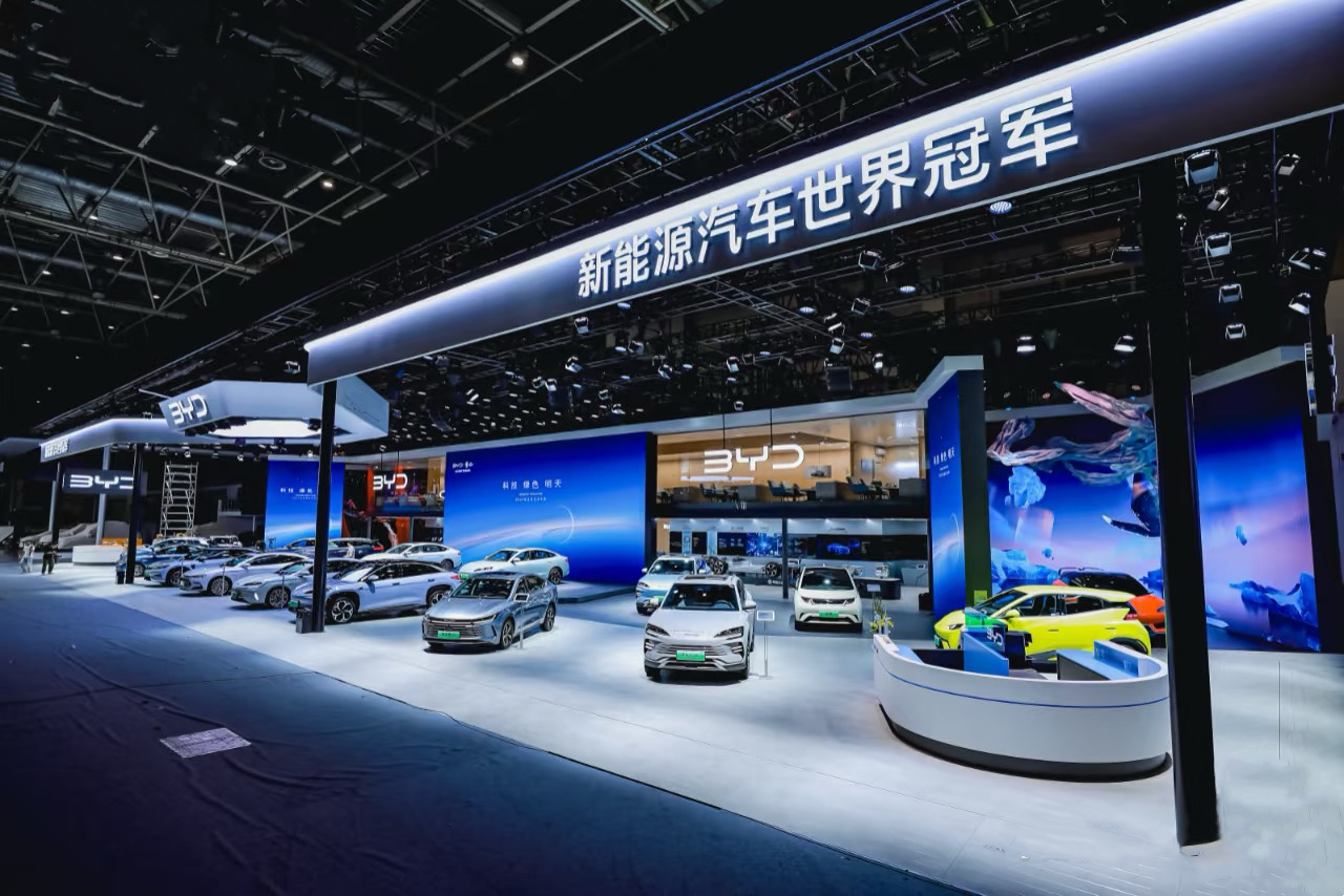 2024 New Wuling Bingo Mini Electric Car for Adults 200km Range Pure Electric EV with Lithium Battery Small New Energy Vehicle