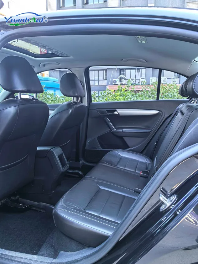 Volkswagen Lavida Sedán 1.6L 110HP Ea211 usado, año 2015.