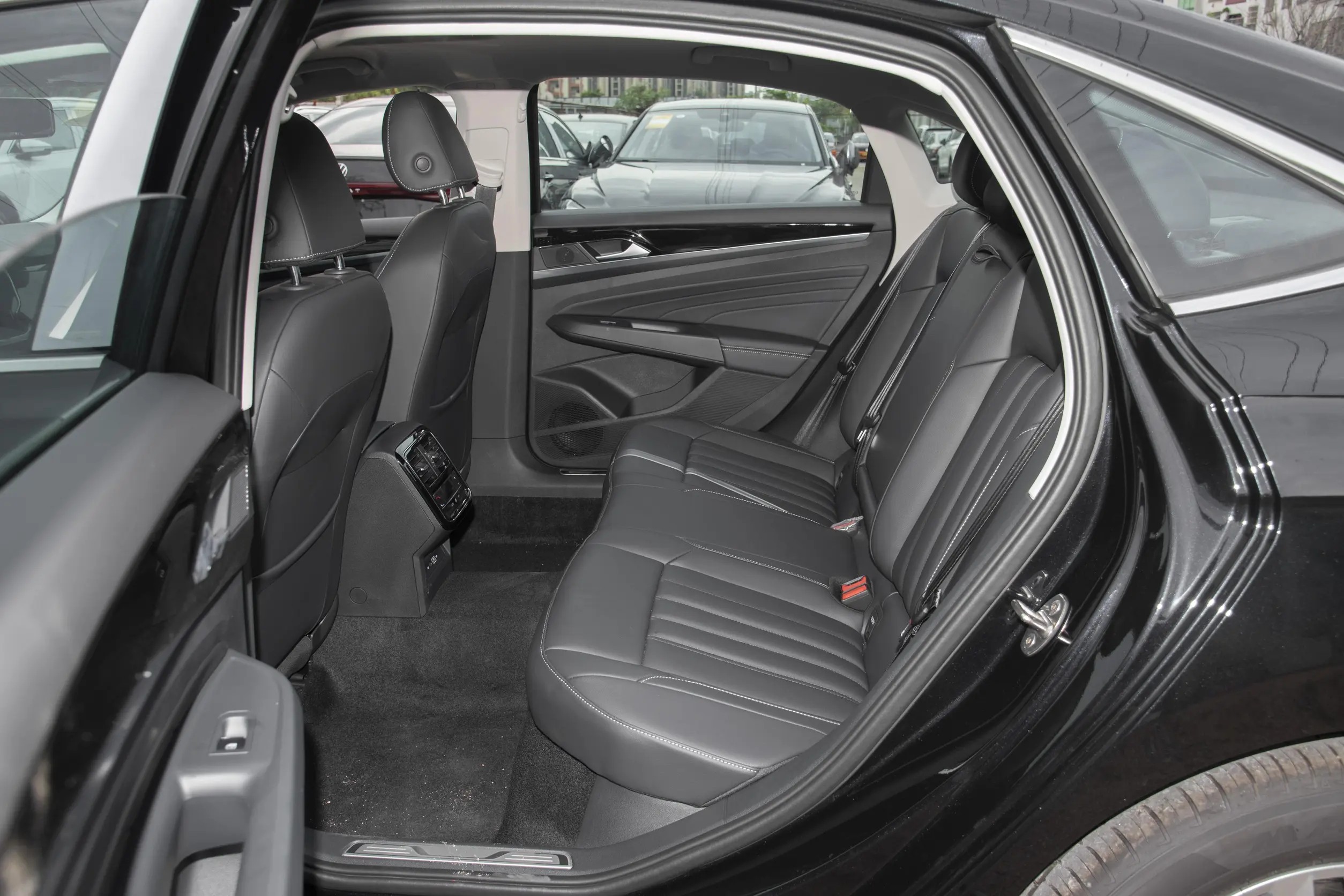 V W Passat Phev 2023 1 .4T Mid-size Sedan Electric Gasoline Hybrid New Car New Energy Vehicle for PassAt Phev