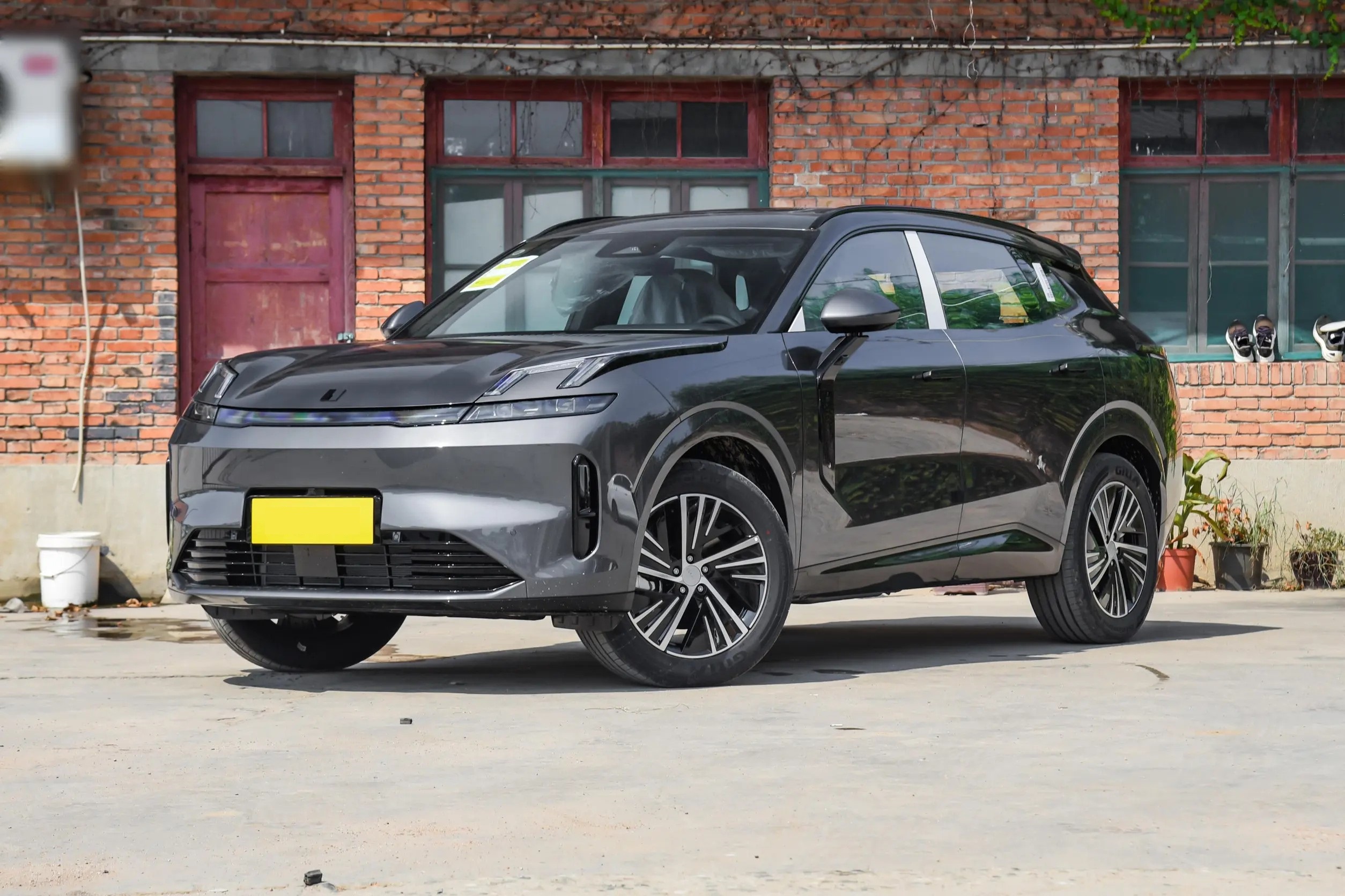 2025 LYNK & CO 08 EM-P Hybrid Electric Mini Sedan Used and New 7 Seat New Energy Vehicle