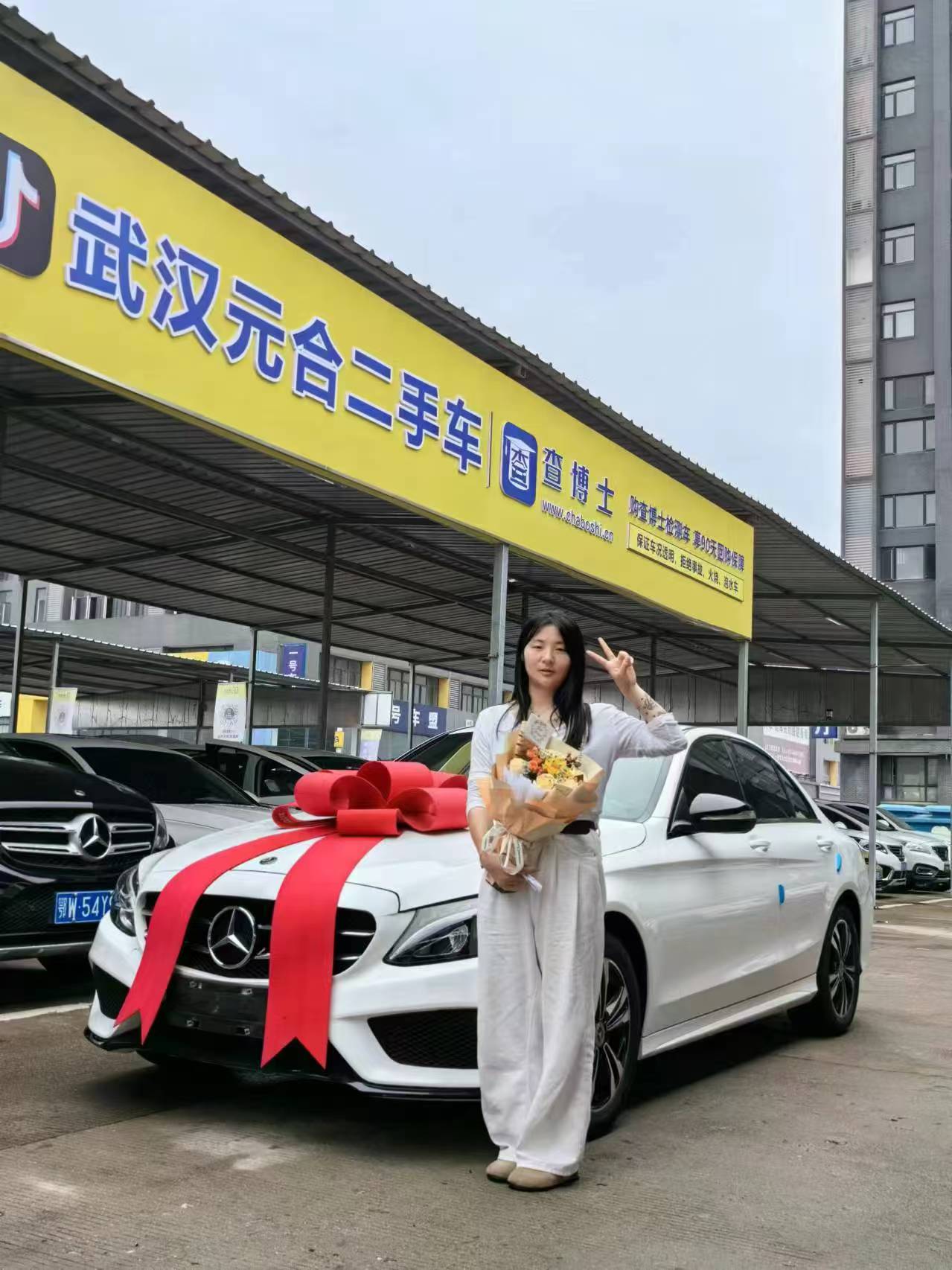 2024 New Wuling Bingo Mini Electric Car for Adults 200km Range Pure Electric EV with Lithium Battery Small New Energy Vehicle