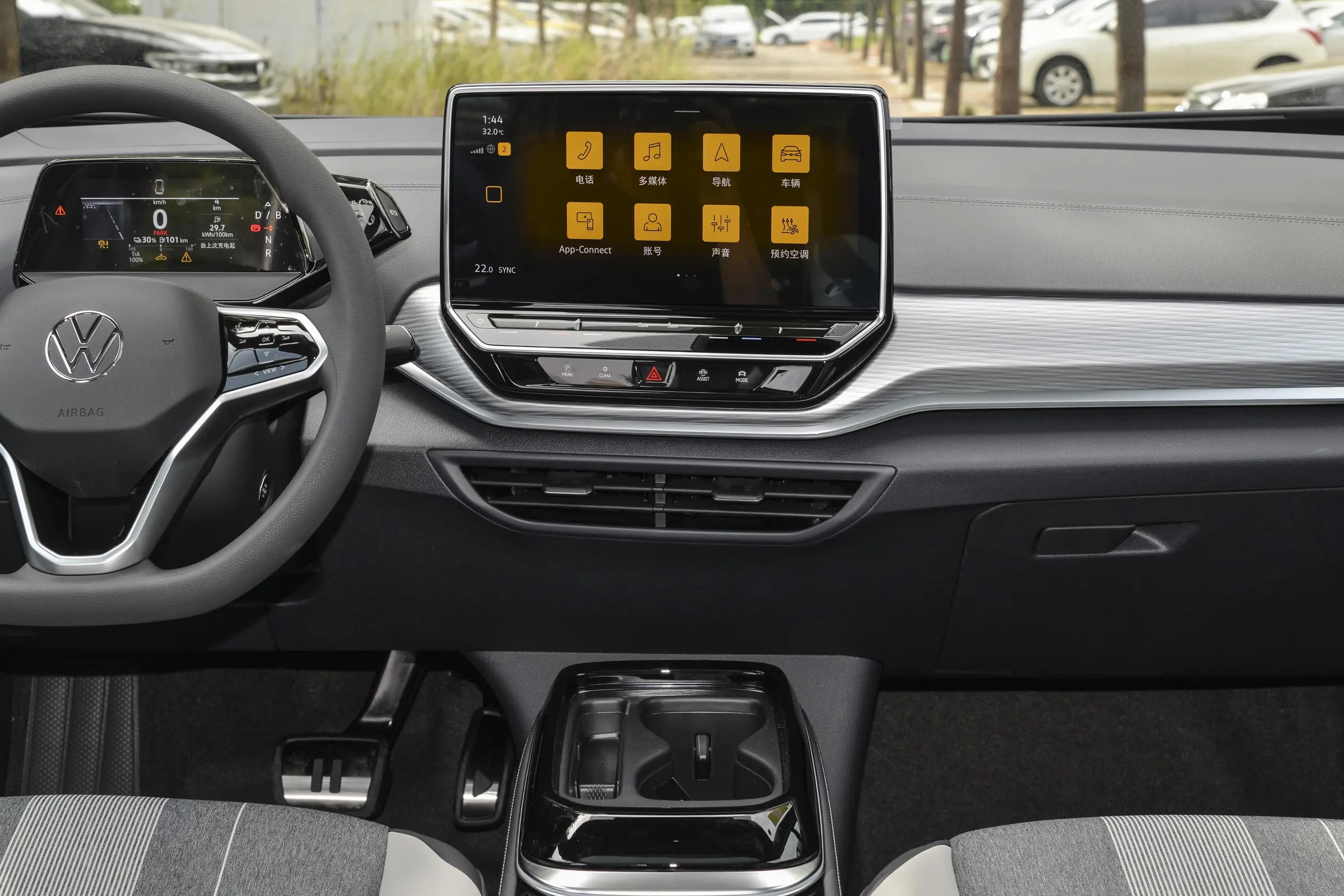 VW ID4 Crozz SUV eléctrico de 4 ruedas, duradero, edición Pro de largo alcance de 600 km, 2024.